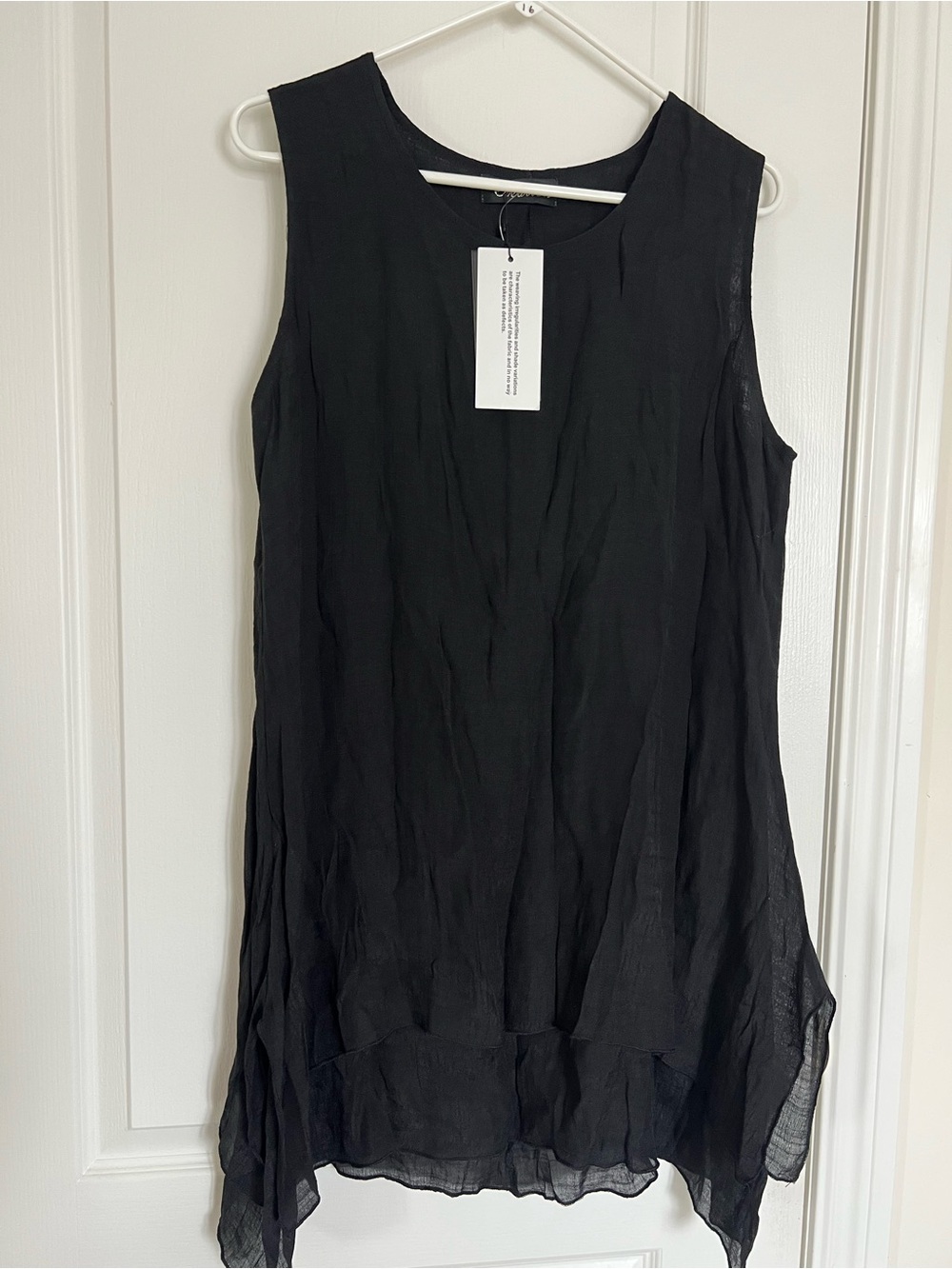 Black Sleeveless Crinkled Tunic Top